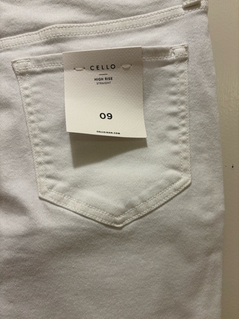 Cello White Flare High-Rise Jeans Raw Hem New with Tags  Size 9 - Picture 6 of 7